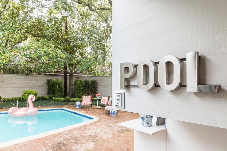 Poolside decorating ideas